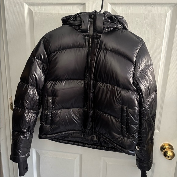 Aritzia Jackets & Blazers - Aritzia Super Puff Black Glossy